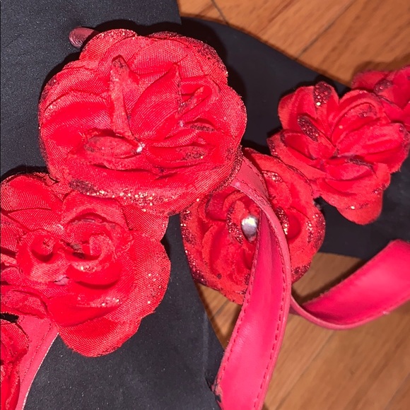 Rose Sandals - Picture 2 of 3